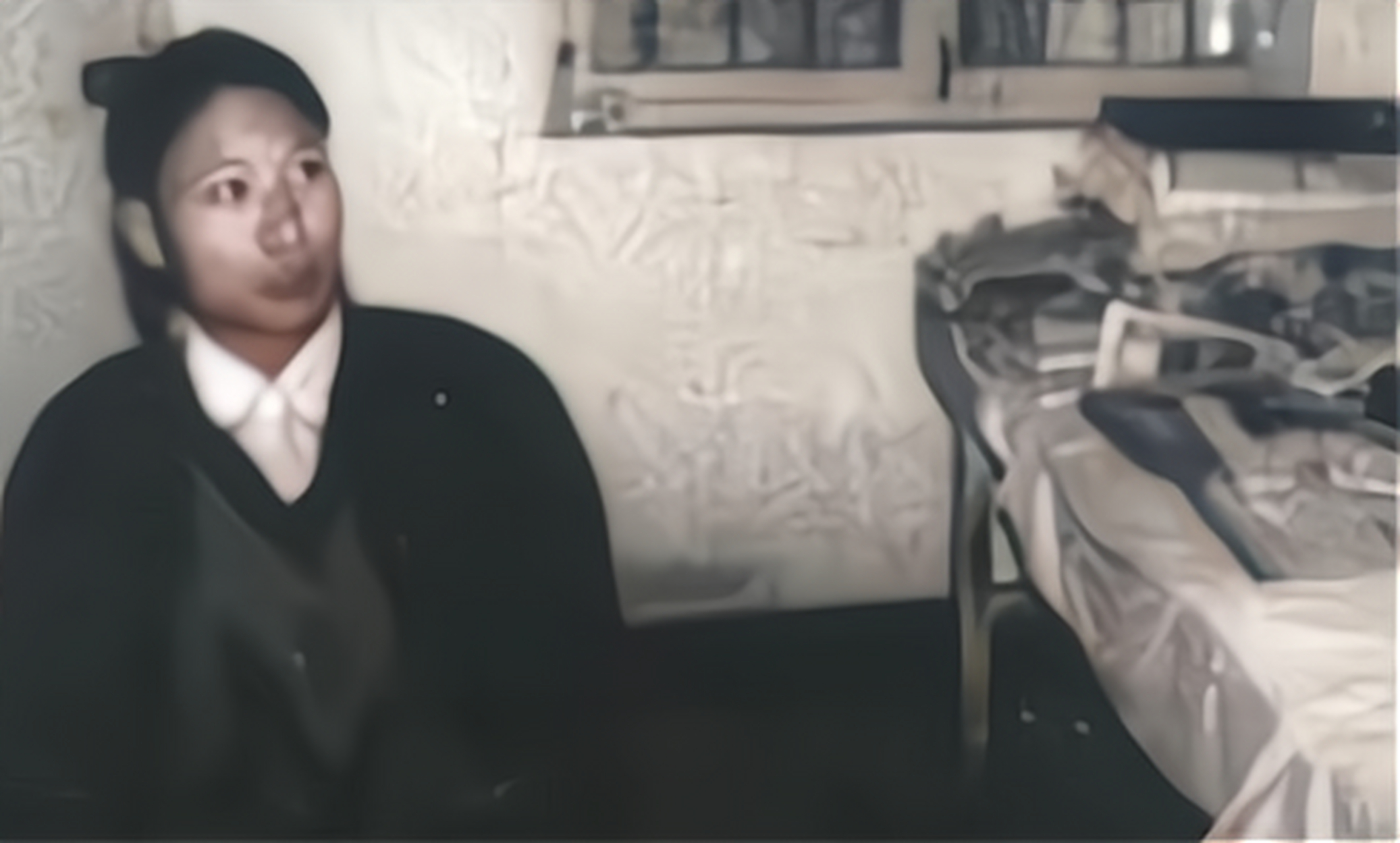 2000年,悍匪彭妙计的公审现场,他的双手不仅沾满了几十年的人命,为了