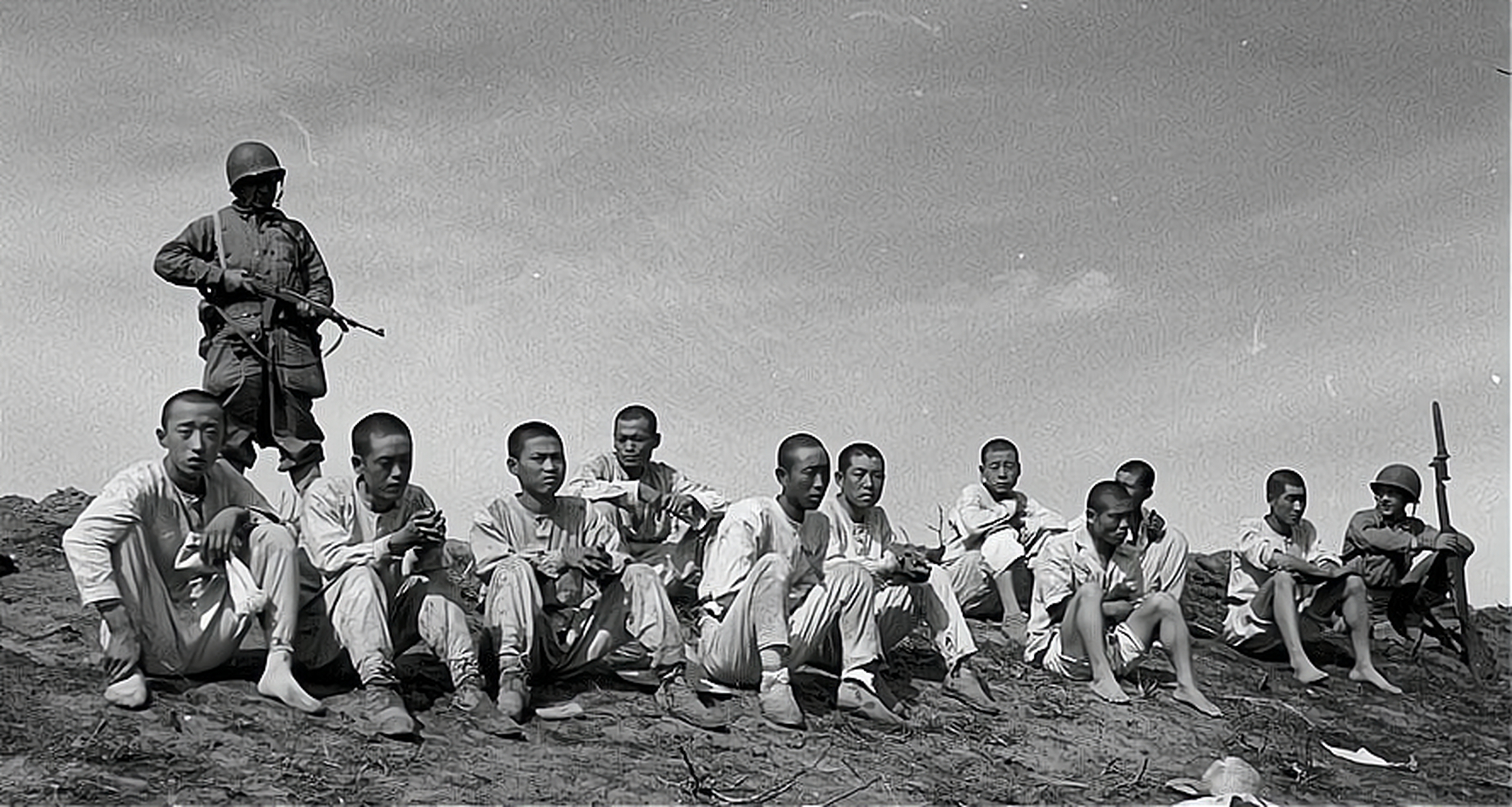 朝鲜战争期间,被俘虏的朝鲜士兵非常凄惨.