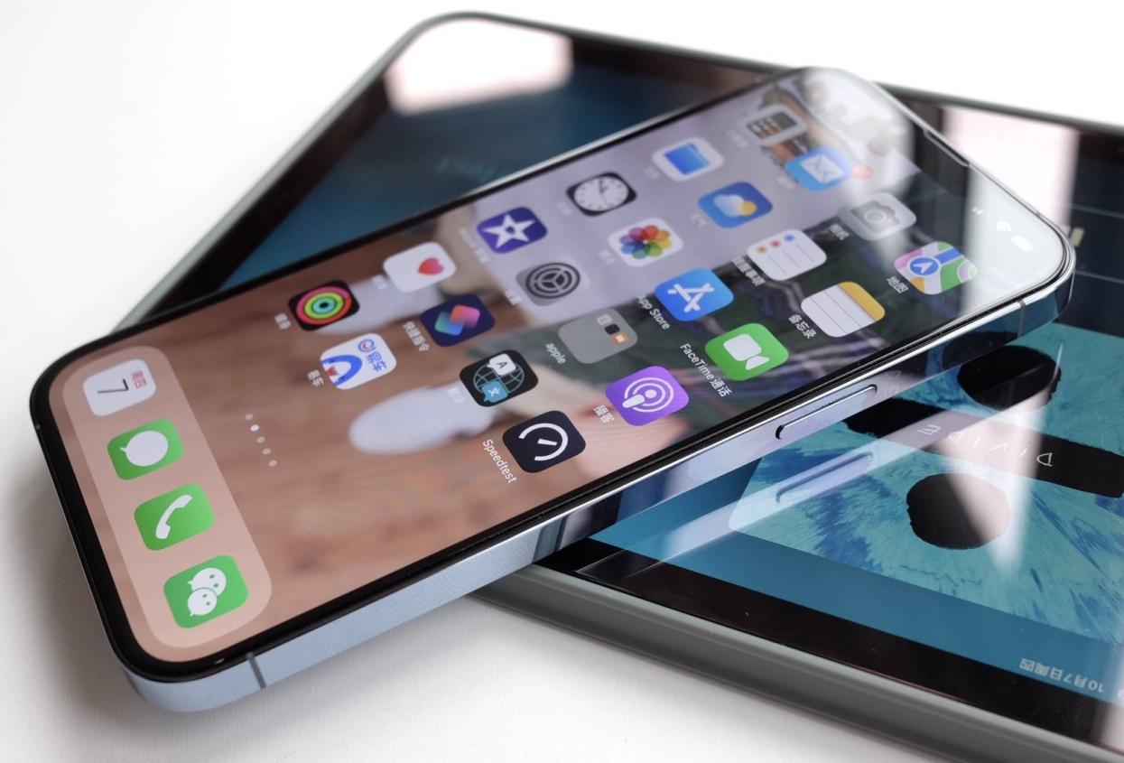 iPhone 13“助力”，苹果重回第一，三大原因吸引国人购买！