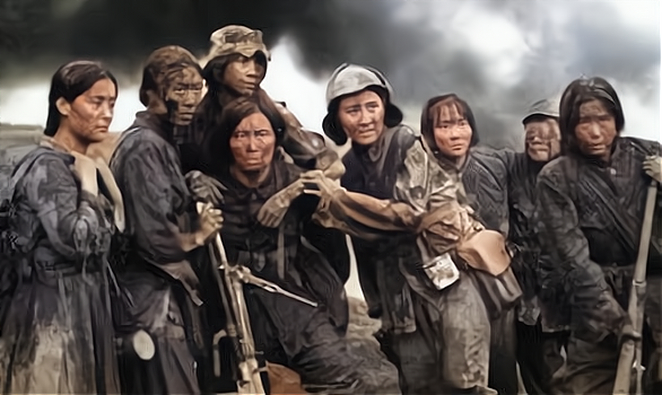 1942年,在曼德勒战役中,7名女口译员在撤退时被日军包围.