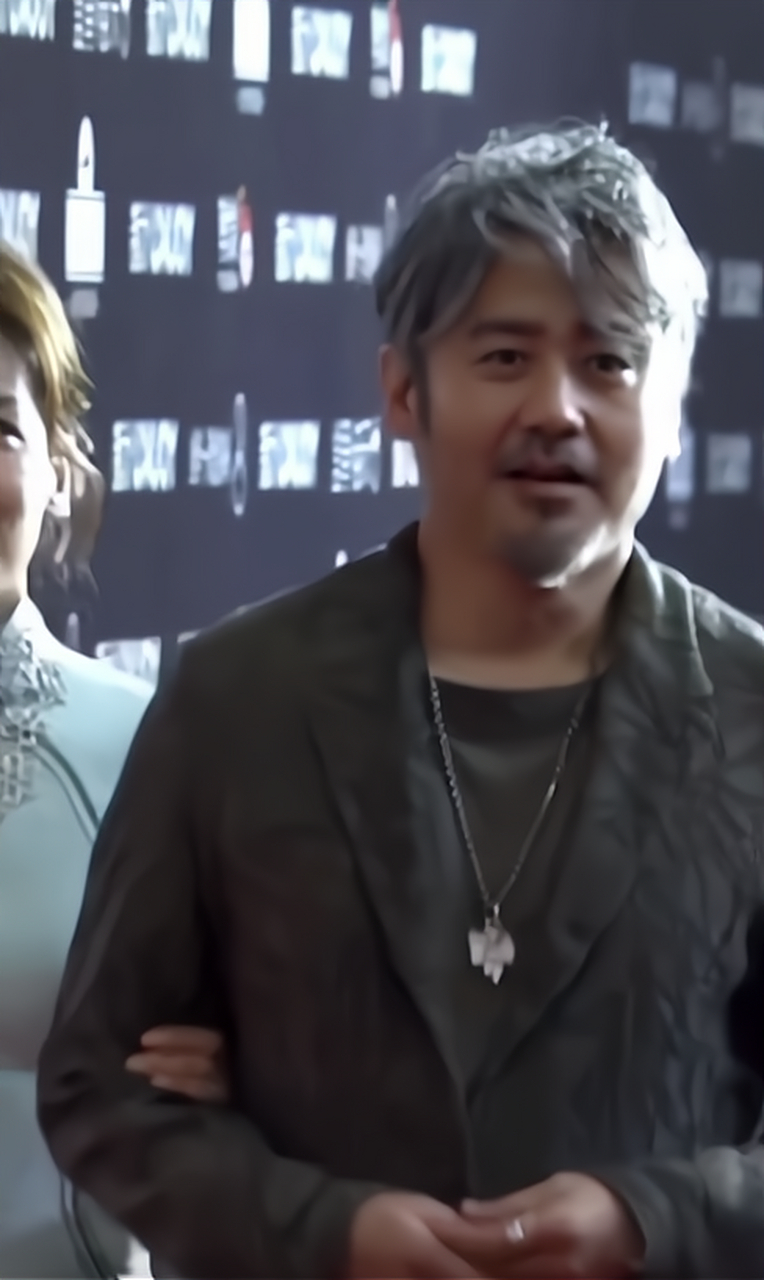 吴秀波 携手刘涛出席活动,在此时刘涛没有避讳,不容易,娱乐圈有这样的