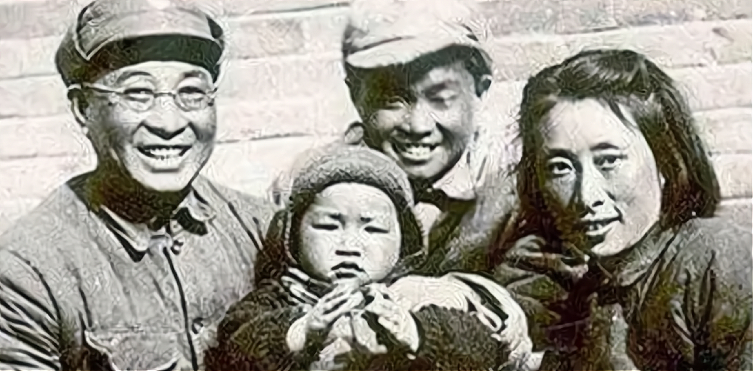 1939年,陈赓的妻子王根英不幸牺牲后,儿子陈知非也不知所踪,陈赓一直