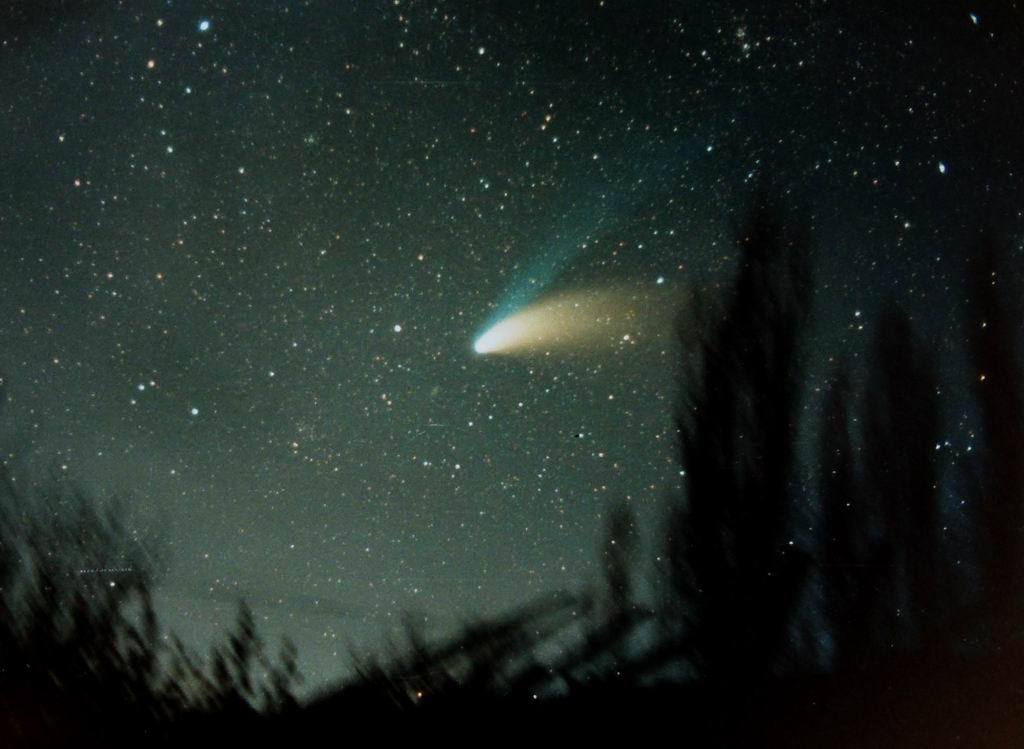 卡隆彗星图片