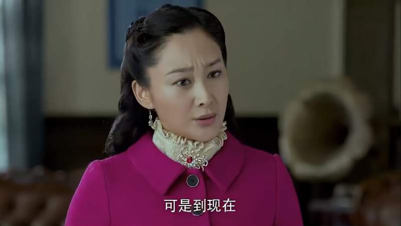 李三枪女子女扮男装被当官的抓进男监牢太倒霉了