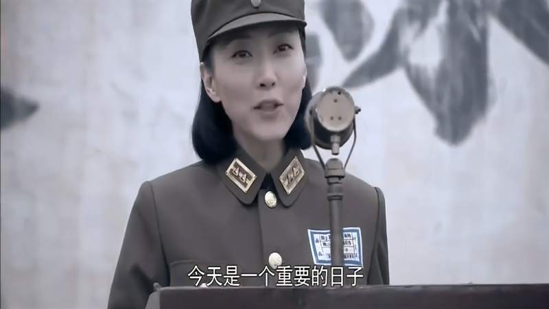 第一伞兵队部队空降美女长官他蠢蠢欲动