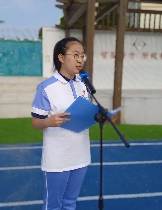 满怀希望就会所向披靡—青岛市李沧区智荣中学举行开学典礼