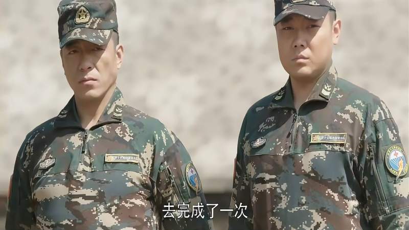 特种兵飞狼想尽早地淘汰曾紫陌战友们决定保她到底