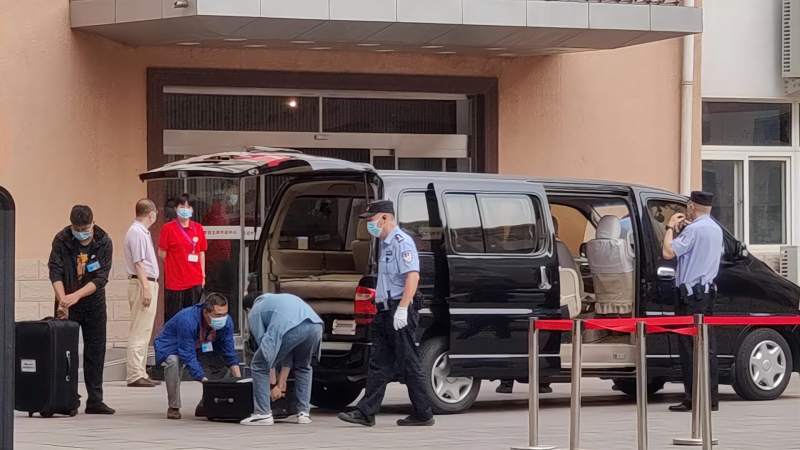 试卷已出发!直击高考试卷押送现场 警车护送全程GPS定位,教育,考试周边,好看视频