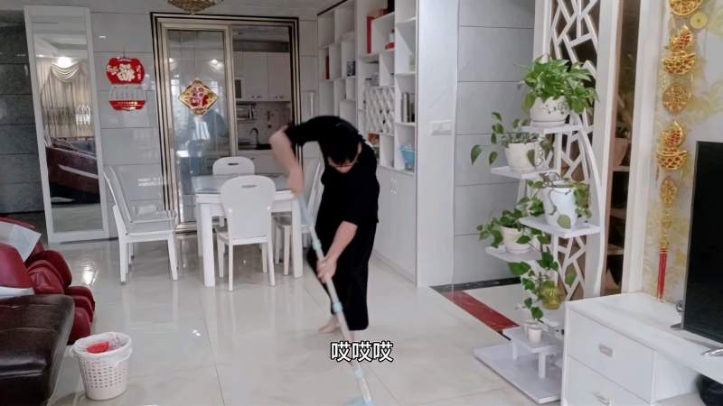 原来男人拖地是这样子,搞笑,幽默短剧,好看视频