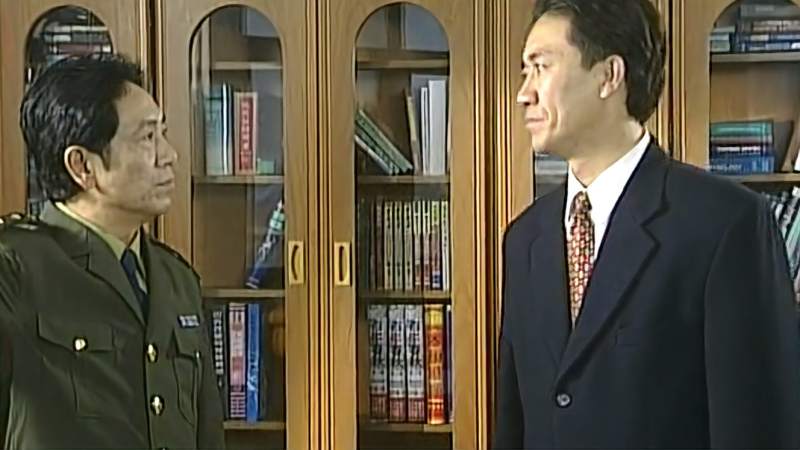 刑警本色:滚出去!再牛的黑老大,刑警让他干啥他就得干啥,影视,犯罪片,好看视频