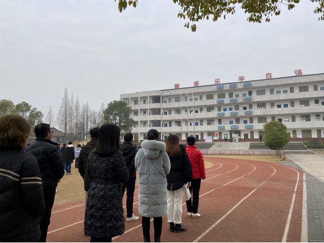 细听新年第一声—安乡县五一中学第18周升旗仪式