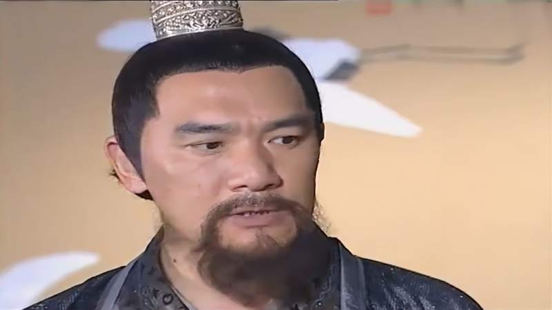 浪子燕青李固与卢夫人眉来眼去陷害燕青卢俊义却蒙在鼓里