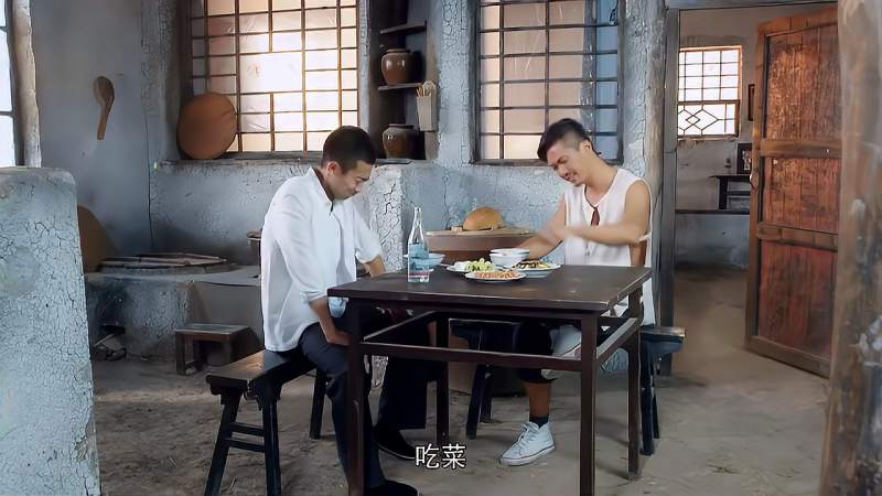 青谷子焦大楼为了帮方老师又跟二牤子拼酒量