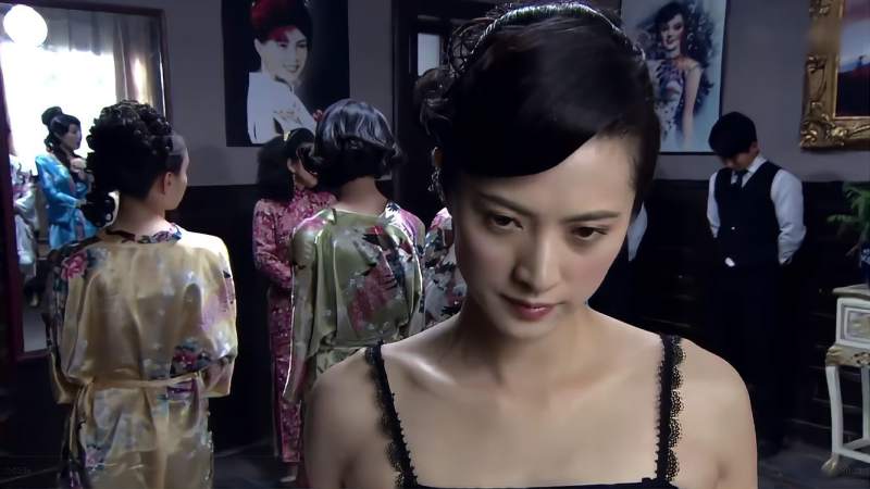 喋血孤岛美女特工们太漂亮鬼子挑花了眼