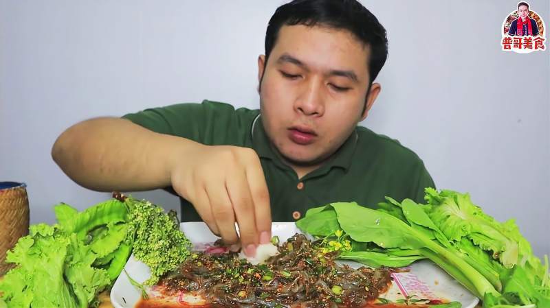 普哥美食教大家生呛小虾米下饭下酒都很不错记得收藏