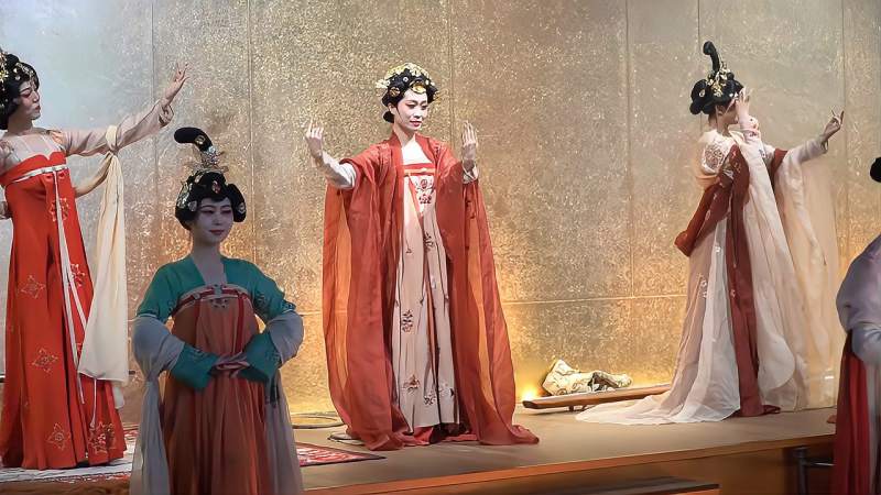 梦回大唐!西安一景区cosplay唐朝壁画,古代美女从画中走出来了,历史,野史,好看视频