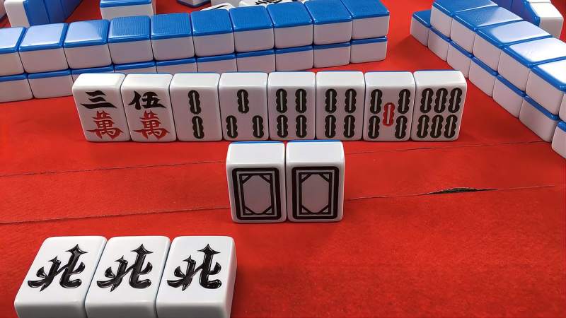麻将混一色最讲究技巧小哥表现的活灵活现大放异彩