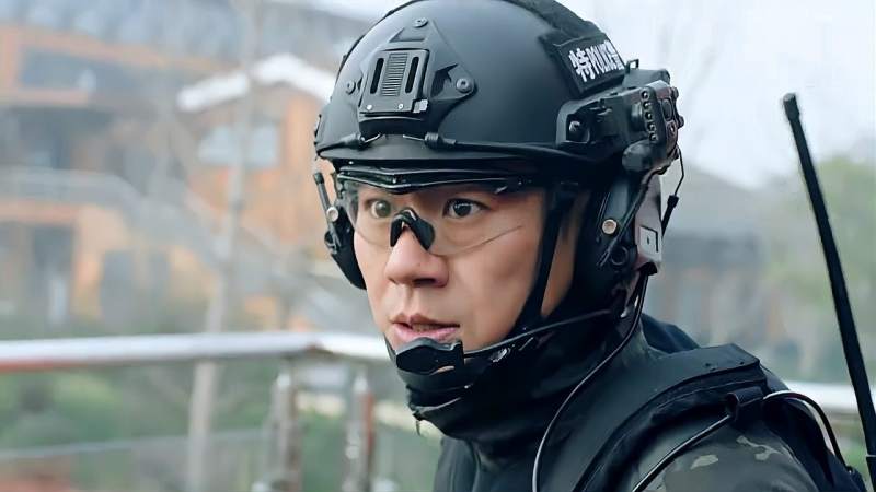 功夫战警3名武校学生加入特警队最终成为人民心中的守护神