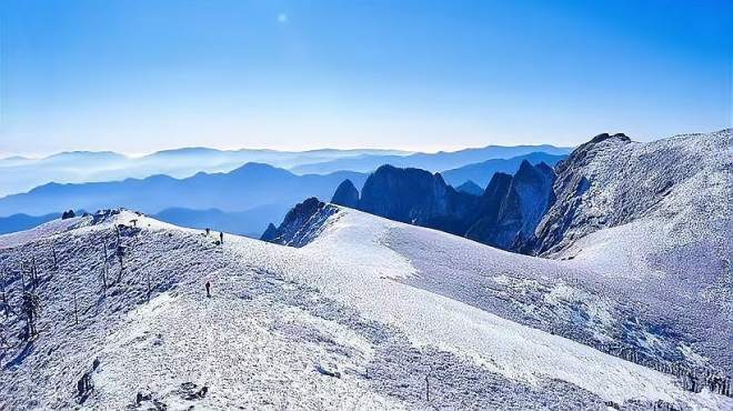 最美冰晶顶无人区雪景