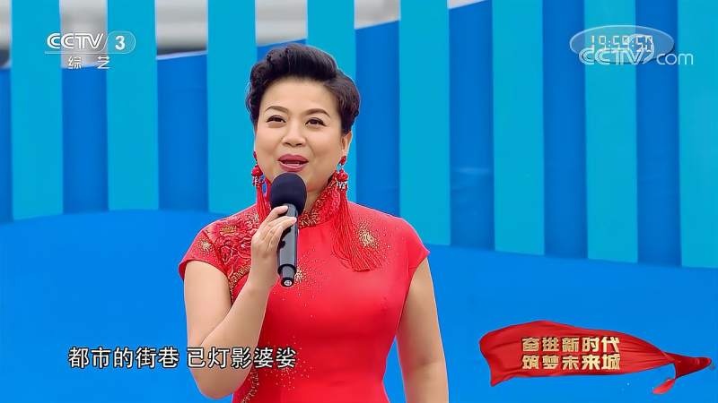 张也演唱《灯火里的中国》,优美大气,动听醉人,音乐,民俗音乐,好看视频