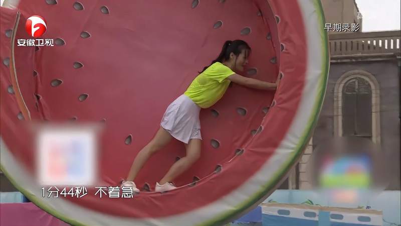 美女闯关健步如飞成功登顶夺得决赛门票丨闯天涯