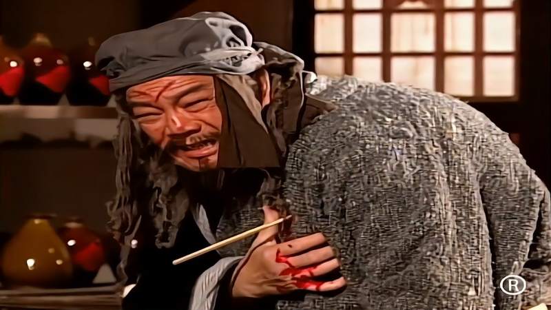笑傲江湖木高峰心生贪念想见识辟邪剑谱被林平之用筷子秒杀