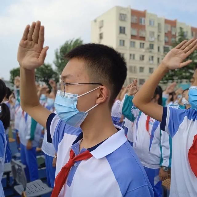 满怀希望就会所向披靡——青岛市李沧区智荣中学举行开学典礼