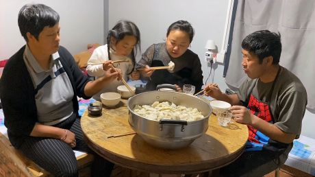 婆婆:真能造 3次播放 5天前 03:33 公公嫌弃山东儿媳妇太胖,婆婆:没