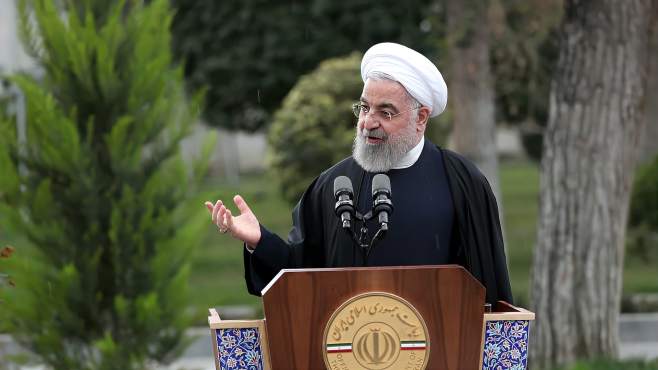 美国再次举起“大棒”，10名伊朗国民被诉，伊总统：美国已经败了
