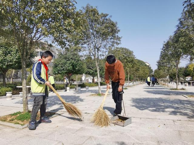 岳阳蔡家小学:三月学雷锋,情暖敬老院