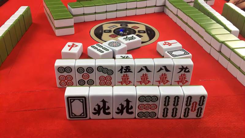 麻将实战三杠在手三家都颤抖上家是花猪都不让他包了