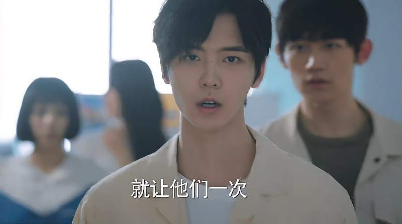 学霸开辩论赛要赶走校花,怎料女学渣一开口,学霸宠溺:让给你们,影视,青春片,好看视频