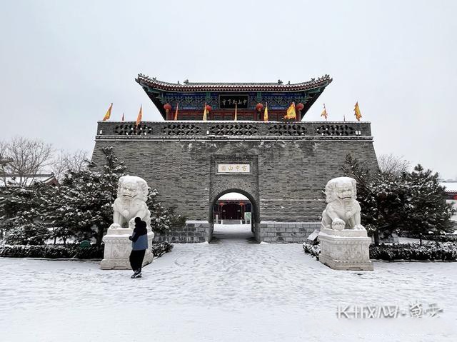 河北定州:虎年初雪映古城