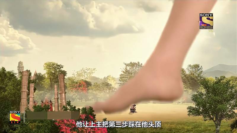 此人让孩童把脚踩头上竟直接被踩到地界原来孩童另有身份