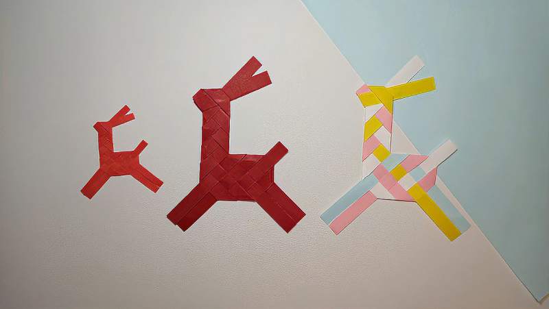 4根长纸条编织小鹿书签自己制作的书签让我们阅读时心情更加愉悦