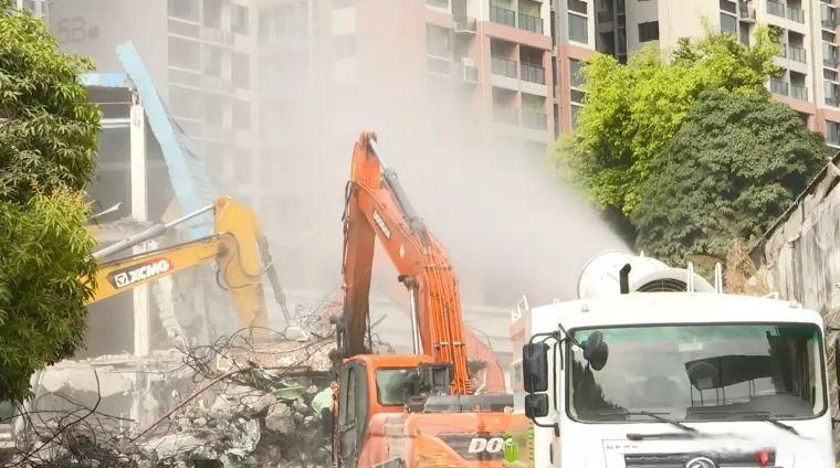 龙坪路(龙岗街道段)最大体量建筑开拆