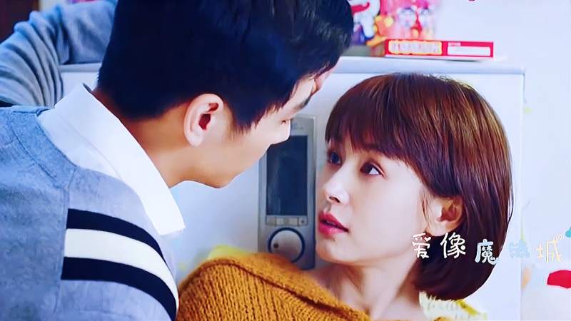 陈晓王子文耳边吹气吻哪个能抗拒