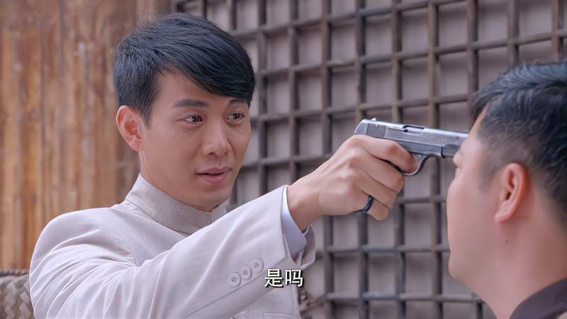 暗战危城戚本礼抓了李直逼他承认戚本忠就是漓江什么仇啊