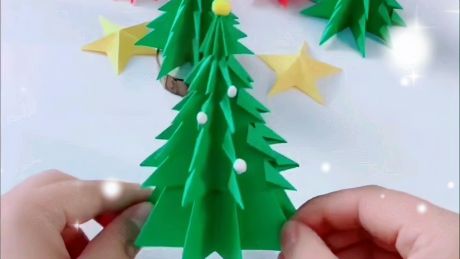 圣诞节幼儿园手工,用彩纸做一棵立体圣诞树,简单又好看
