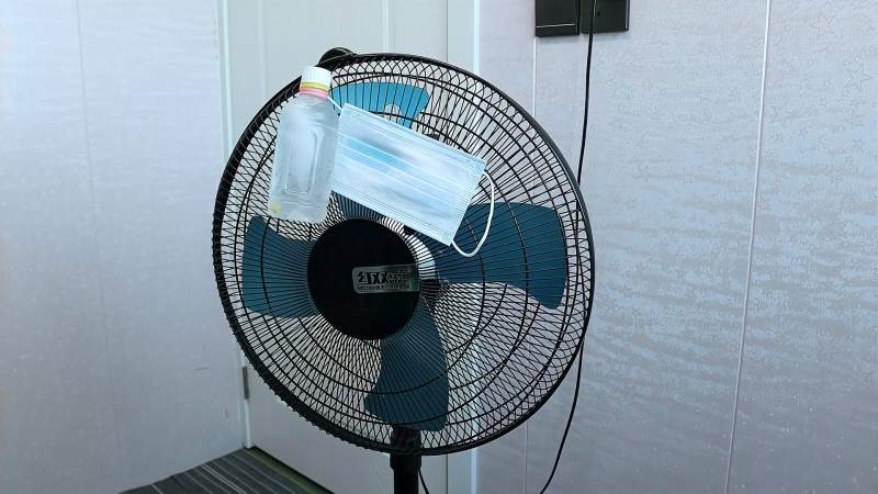 40高温吹电风扇是热的，在风扇上面挂个它试试，比空调还凉快,生活,生活技巧,好看视频