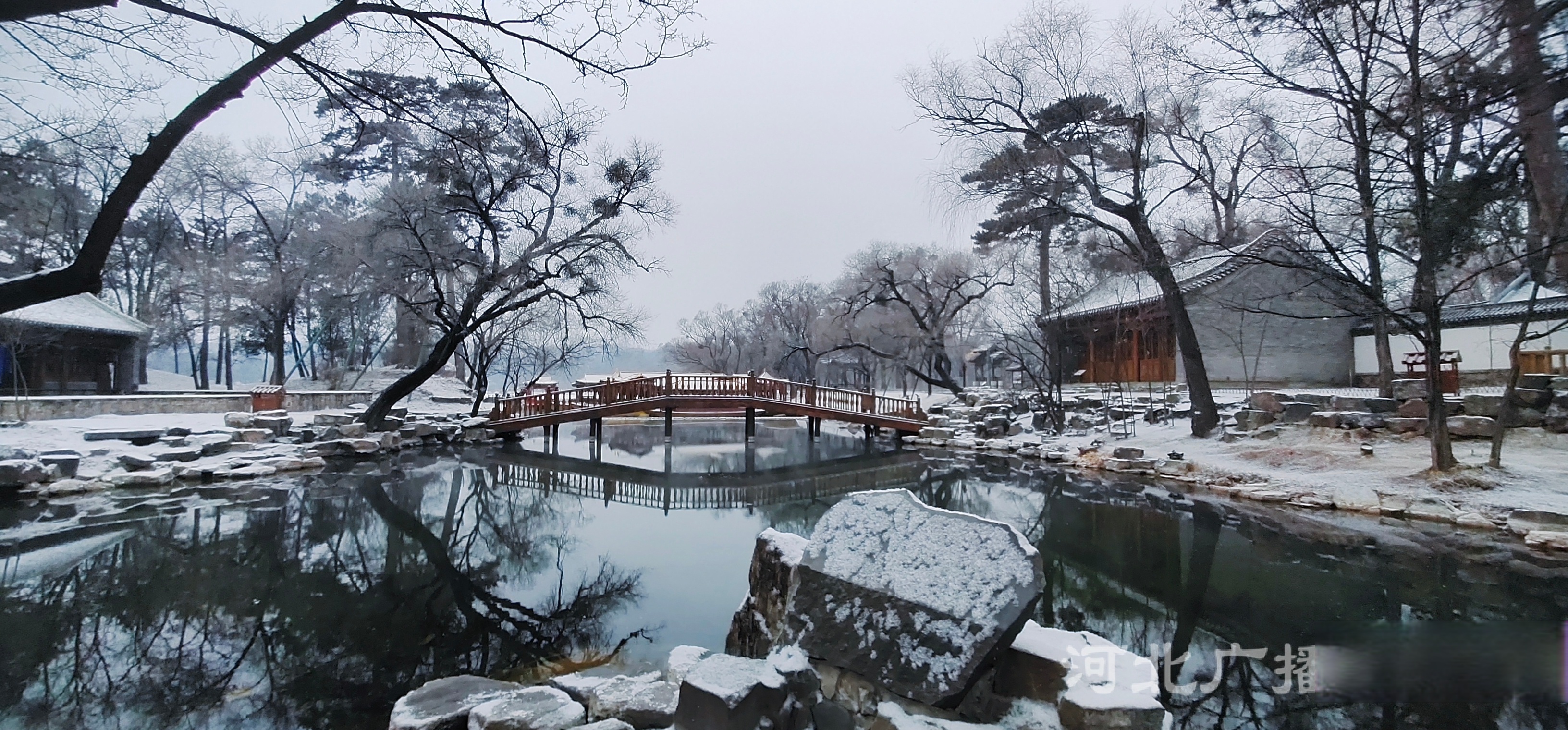 承德避暑山庄雪景图片