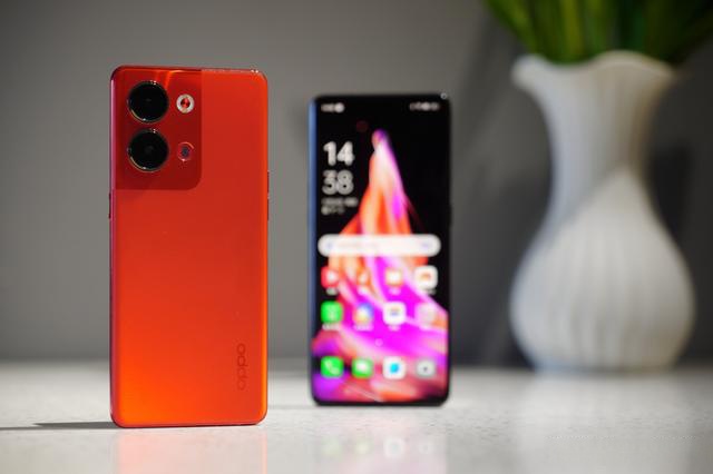 2499 oppo reno9新年红首发图赏 喜气洋洋的轻薄时尚佳品