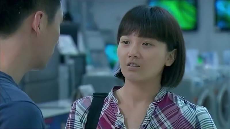 夫妻那些事小梅对男友太好了即使电脑再贵也要花钱给他买