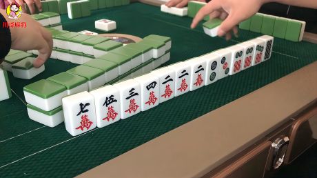 四川麻将;搏一搏单车变摩托,小伙子舍不得打牌