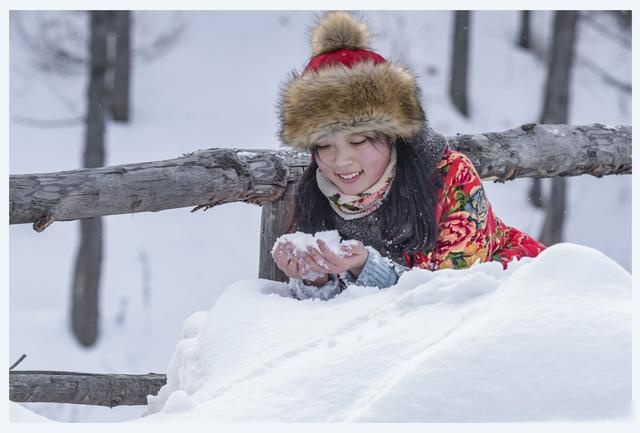 在冬天,東北吉林鄉村雪地上最出彩的是女人「攝影原創」