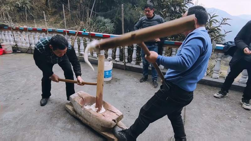 带你去湘西农村看打糍粑快过年啦你们打糍粑没