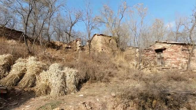 [图]探游太行山邯郸武安与邢台沙河交界处偏僻小山村，破旧荒凉沧桑？