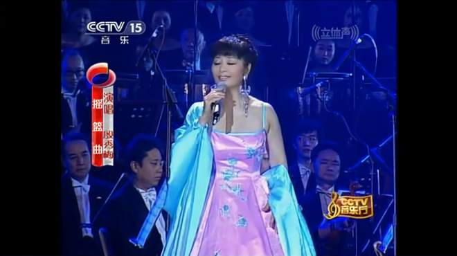 [图]殷秀梅演唱《摇篮曲》全程只有一件乐器伴奏，安静而震撼，真好听