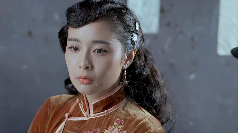 李三枪李三枪因为走私还没逃出城就被抓了他被人栽赃陷害了