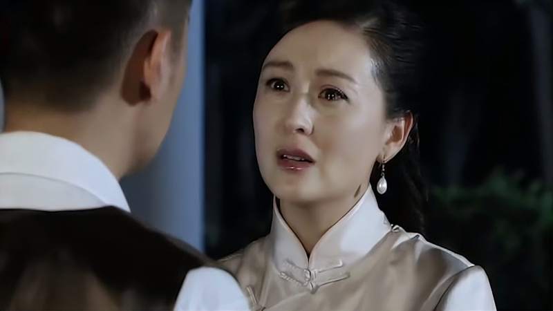 名门媳妇:天福万念俱灰,不料子春"死而复生",突然出现团聚,影视,伦理